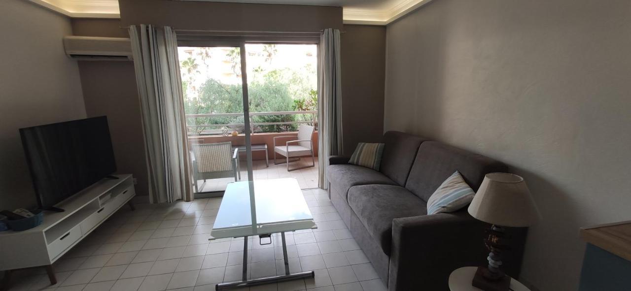 Jujuceline83 Apartment Frejus Bagian luar foto